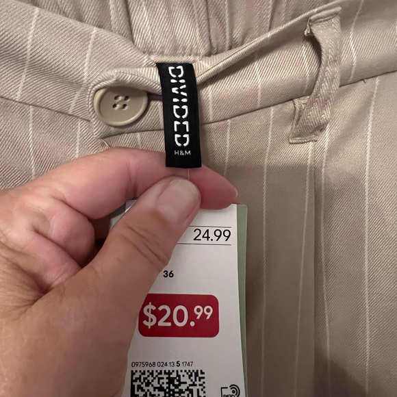 Tan pin striped pants - Picture 2 of 3